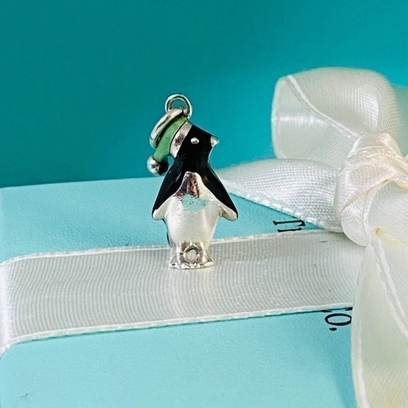 VINTAGE Tiffany Enamel Penguin Charm Collectible 925 - Picture 3 of 9